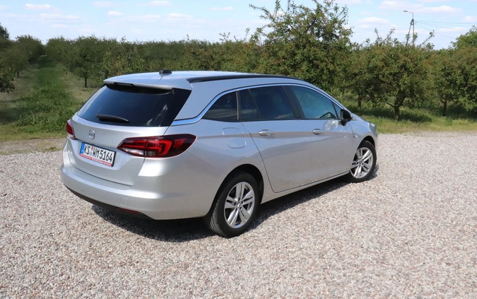 Opel Astra cena 42950 przebieg: 135654, rok produkcji 2019 z Kosów Lacki małe 326